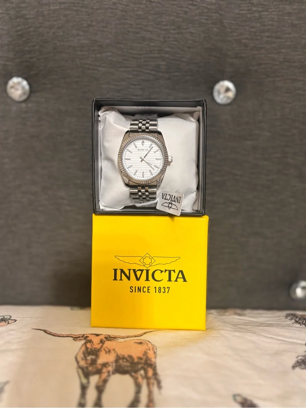 Invicta Unisex Silver and White Stainless Steel Bracelet Watch